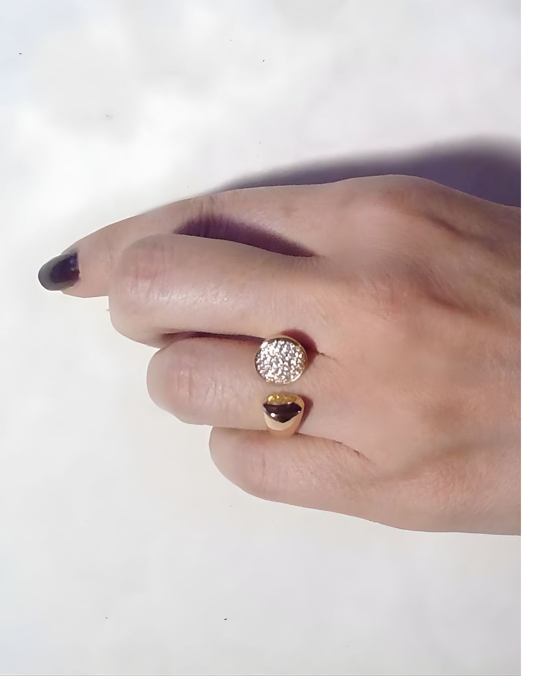  انگشتر زنانه طلایی فانتزی با نگین سواروسکی برند ژوپینگ در نوروژ اکسسوری تنخور 