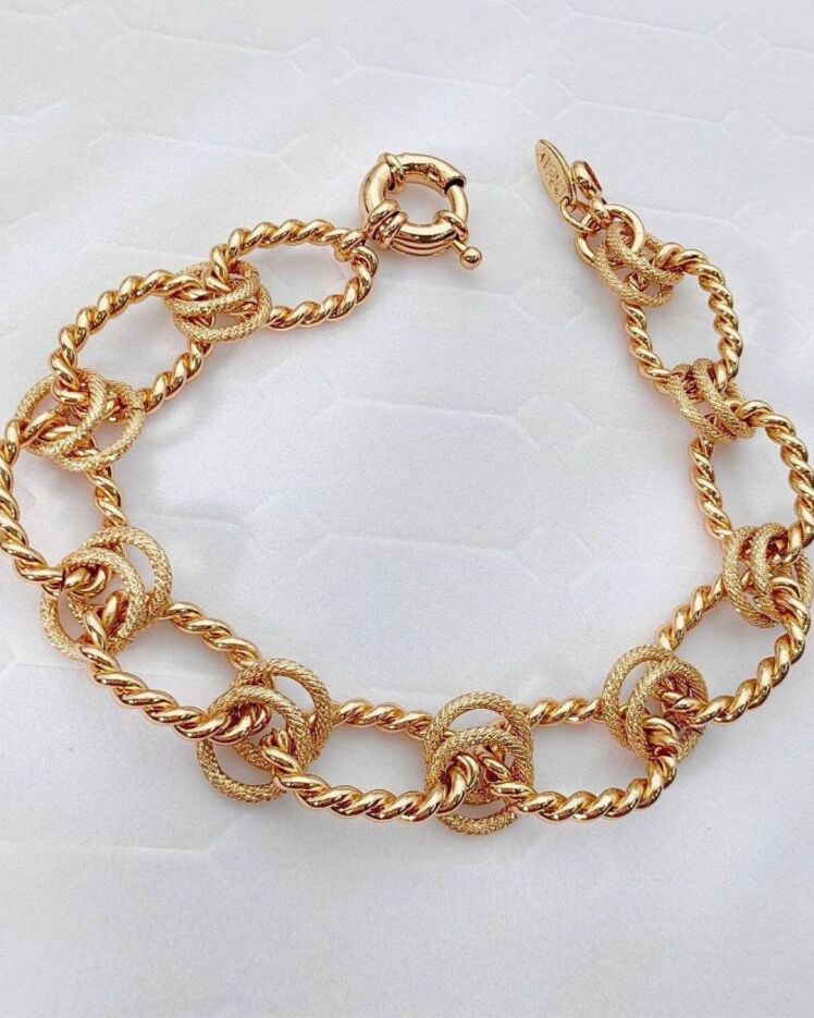 دستبندزنانه طلایی ضخیم طرح زنجیر تراش دار و حلقه برند دریم در نوروژ اکسسوری