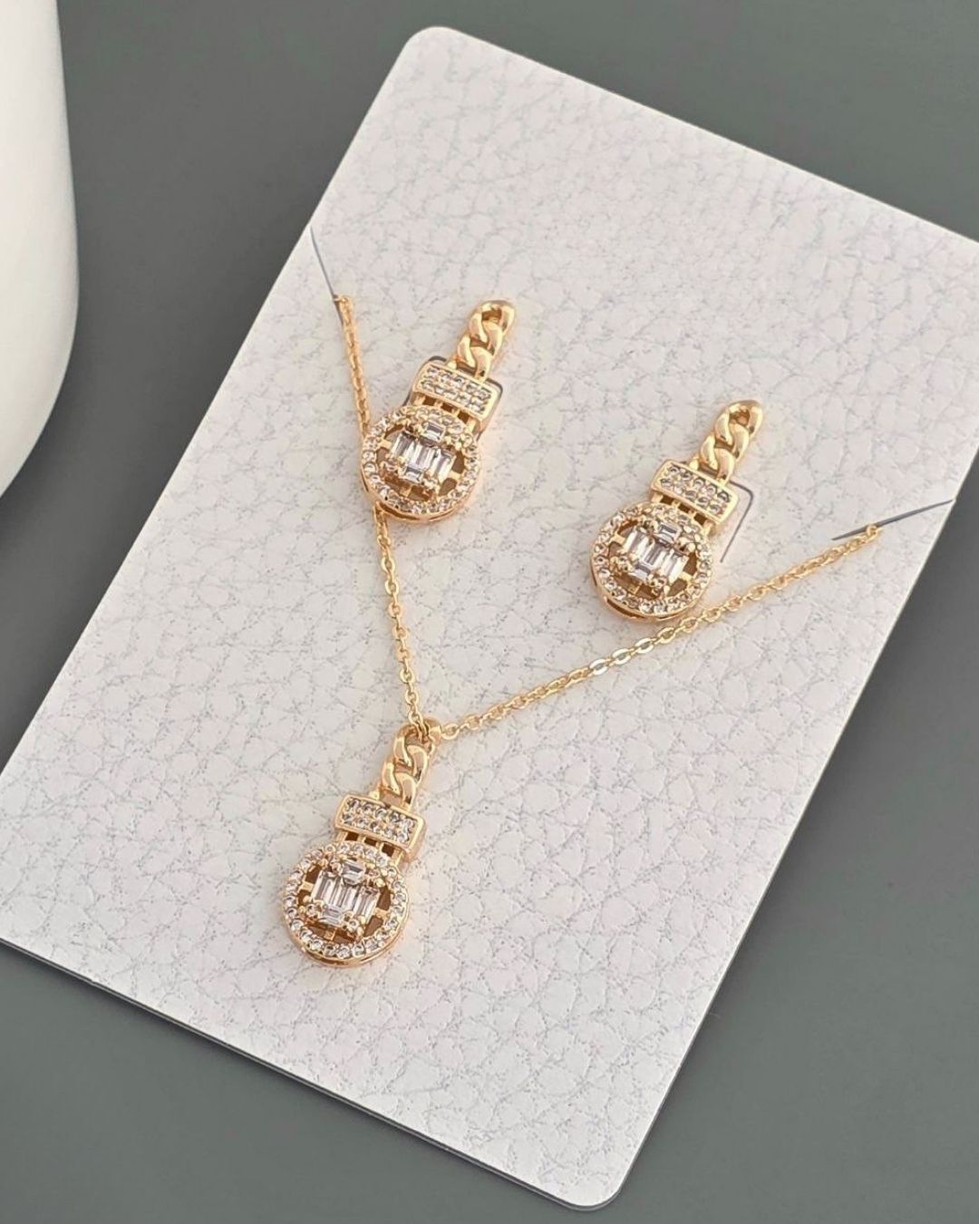  نیم‌ست گردنبند و گوشواره زنانه برند YSXطلایی و نگین های سواروسکی با گوشواره های میخی در نوروژ اکسسوری 