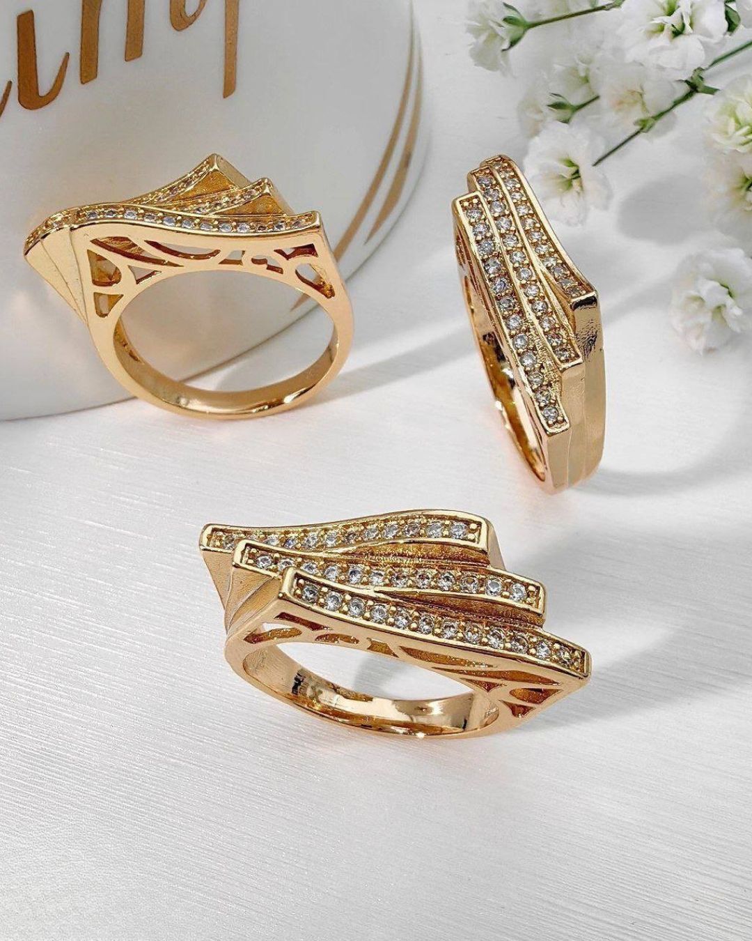 انگشتر زنانه طلایی فانتزی مدرن نگین دار از سواروسکی برند ژوپینگ در نوروژ اکسسوری