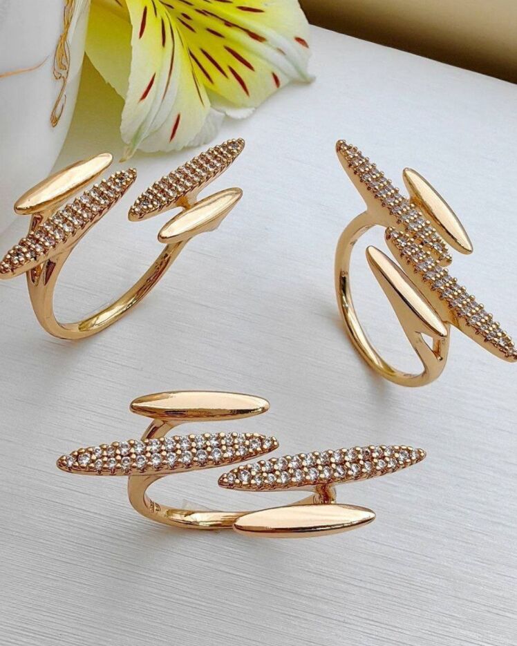 انگشتر زنانه طلایی فانتزی طرح مدرن نگین دار از سواروسکی برند ژوپینگ در نوروژ اکسسوری