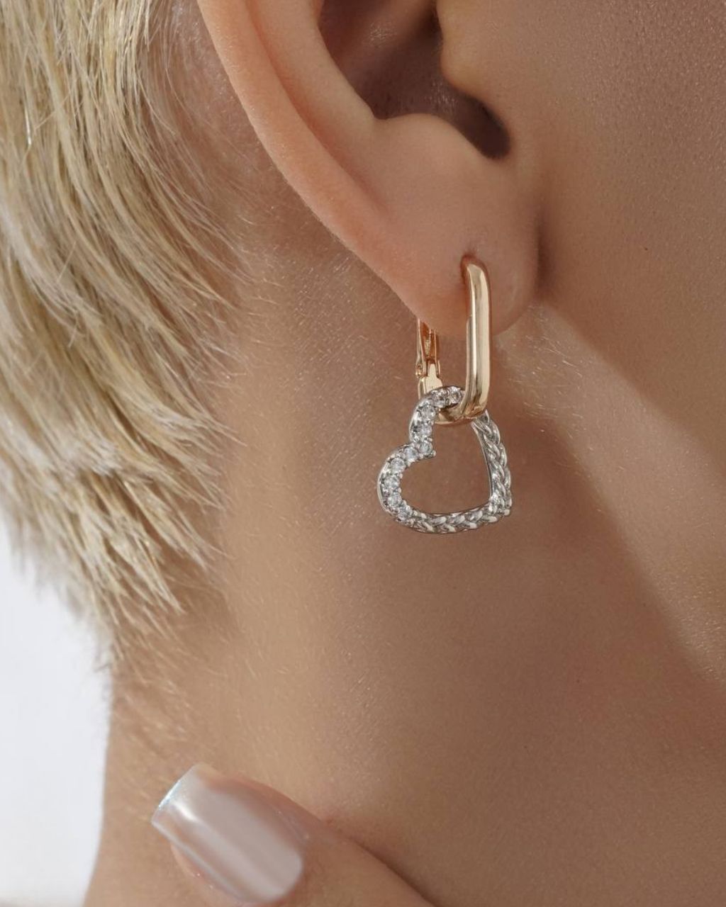  گوشواره زنانه حلقه ای طلایی با آویز قلب با نگین ها ی سواروسکی برند ژوپینگ در نوروژ اکسسوری 