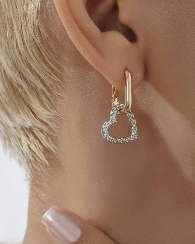 گوشواره زنانه حلقه ای طلایی با آویز قلب با نگین ها ی سواروسکی برند ژوپینگ در نوروژ اکسسوری